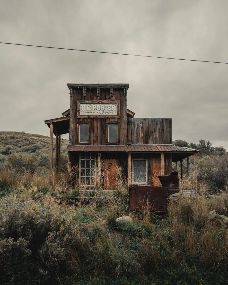 History of bank robbers in the US and why investing in a safe is important